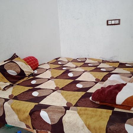 Vrinda Homestay Vrindāvan Extérieur photo
